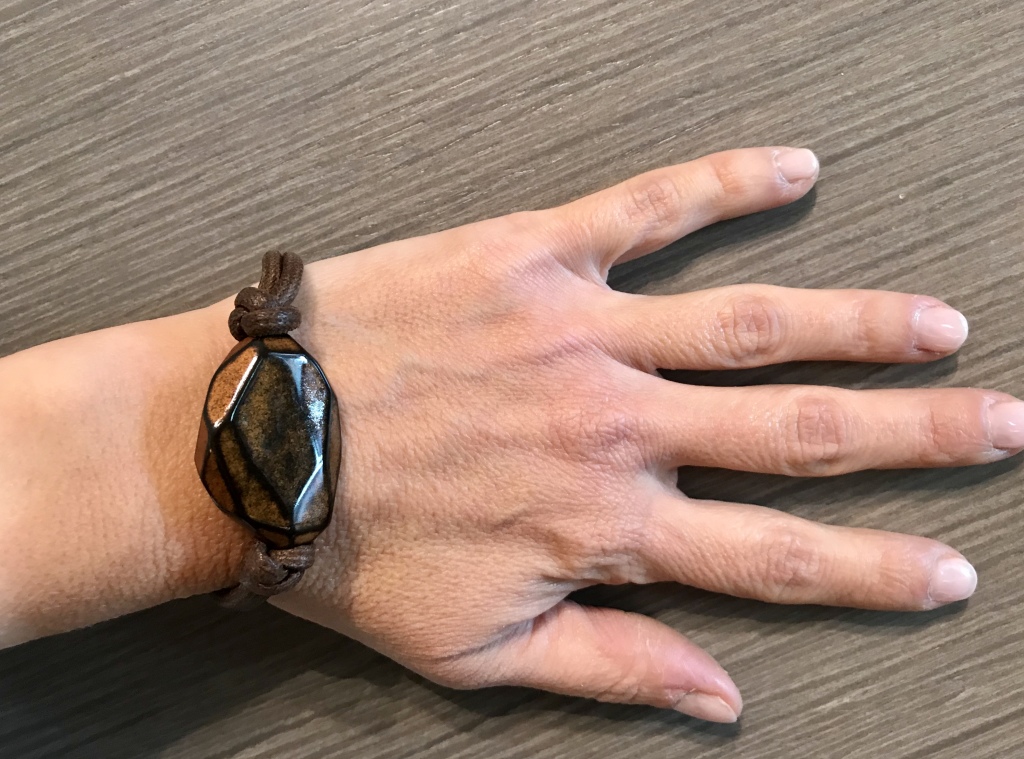 Bracciale con piastra laccata - 01/34) Marrone/Nero